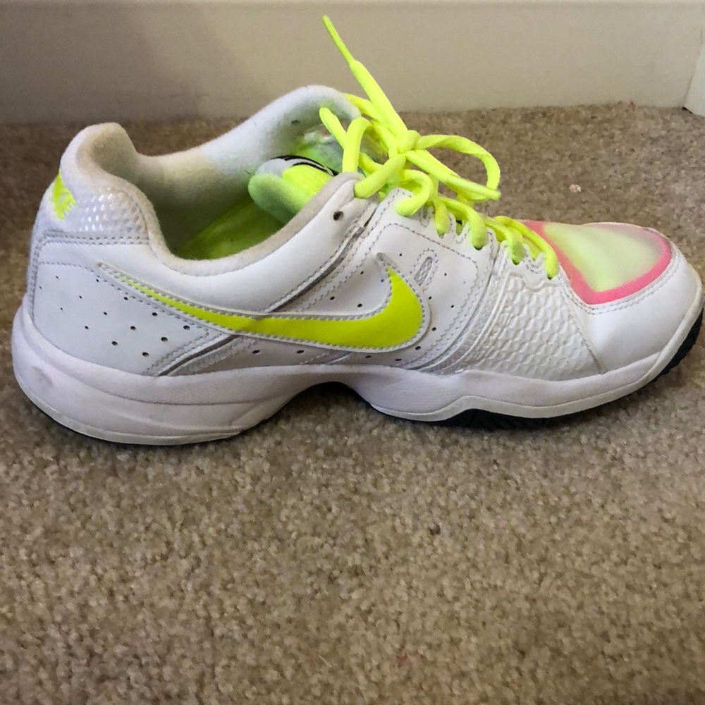 Nike Tennis Shoes, only worn once!